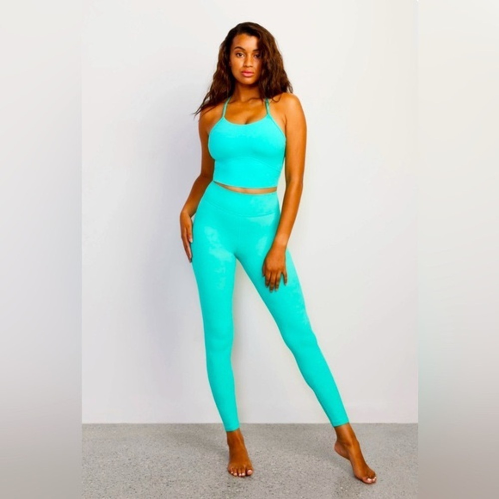 NWT Stori Perseverance Tight 2